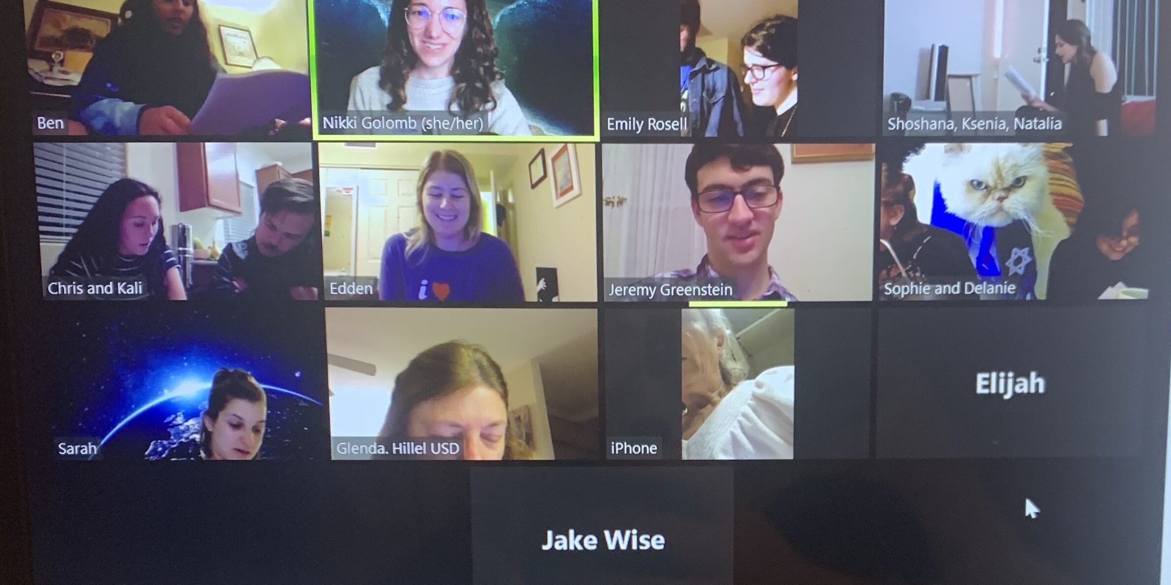 Passover with Nikki and Shoshana During the Coronavirus